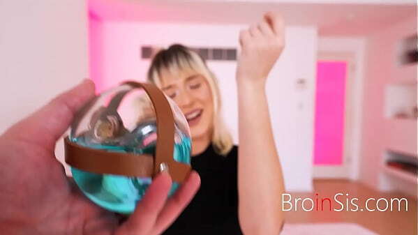 Witchy Stepsis Makes Love Potion Jessie Saint