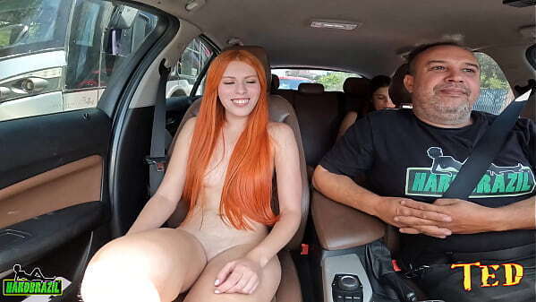 linda ruiva resolve atriz porn&ocirc_ entrou pelada carro