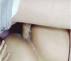 الشرموطة تتناك طيزها