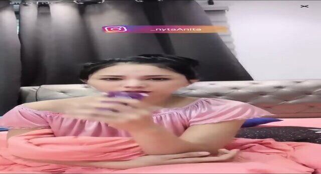 Pretty Malaysian Young MILF Live streaming