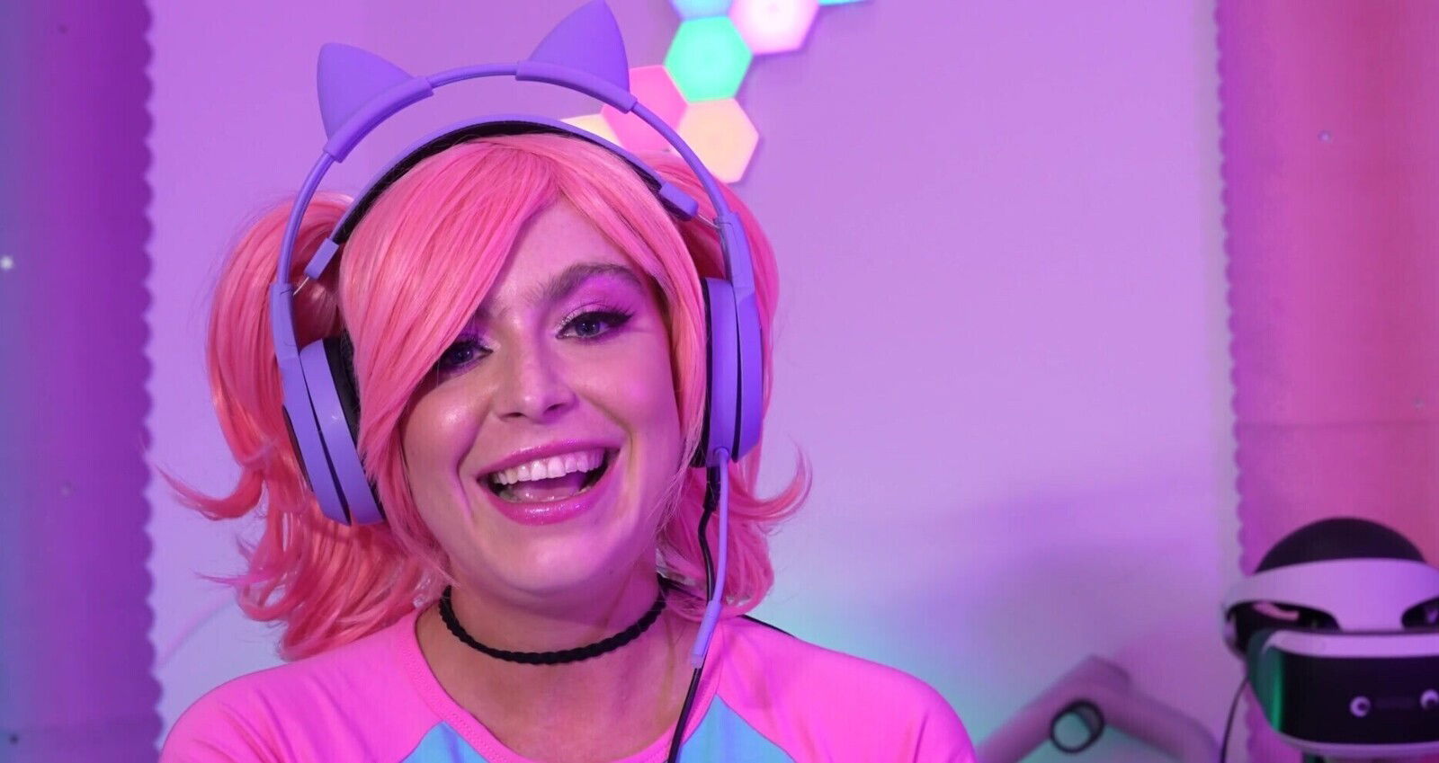 Kinky gamer girls Leana Lovings Krissy Knight share hard