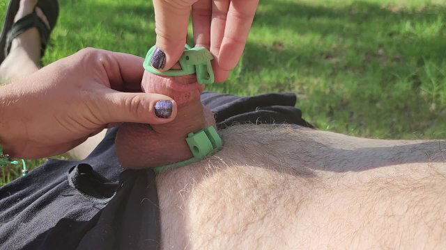 Outside Very Risky!! Shoving into tiny cage!!