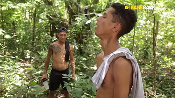 Dotado fodendo safado meio mato