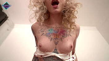 briskly rides pussy dick. Karneli Bandi