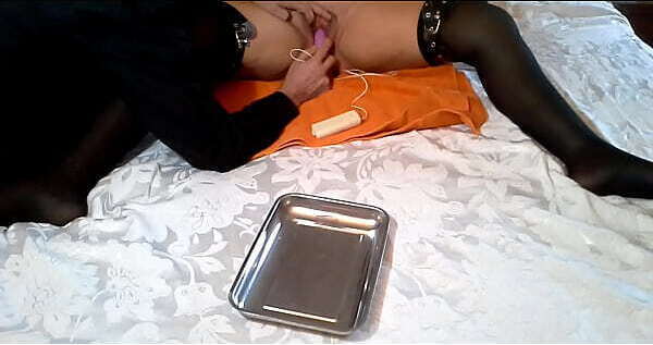 Scosse elettriche clitoride cuneo culo