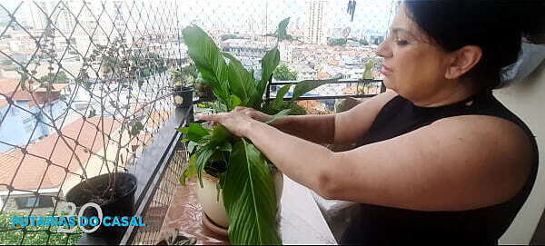 Guedez Oficial welcomes flower specialist home.