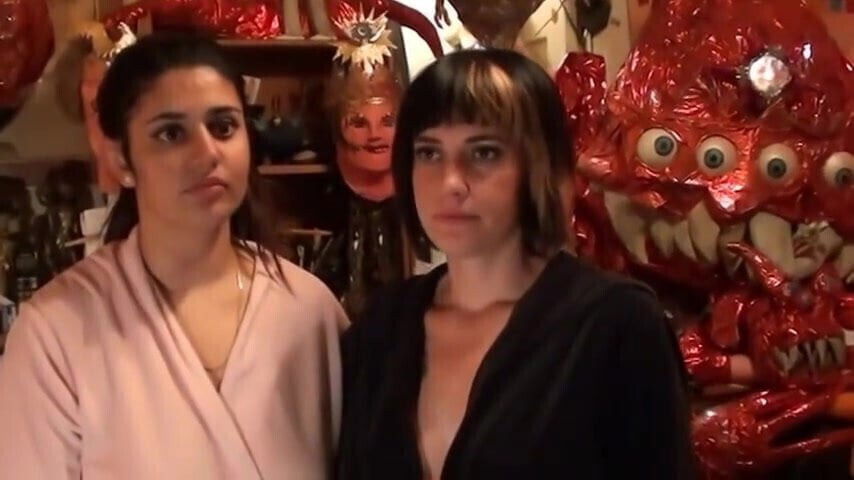 Girls Kiss With Passion, (Preview)