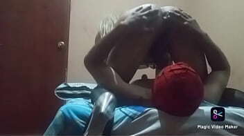 EVA MARIA ACEPTA CONVERSAR CON UN MOTOTAXISTA QUE LA SALUDO X LAS REDES Y LA LLEVA A UN HOSTAL DE PASO CHUPANDOLE SU COLITA Y SU GRUESO Y JUGOSO CLITORIS