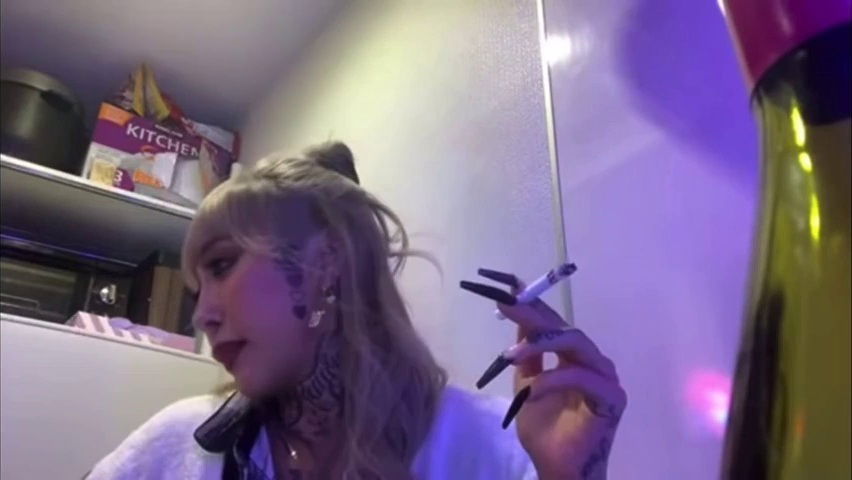 Mana Izumi Smoking
