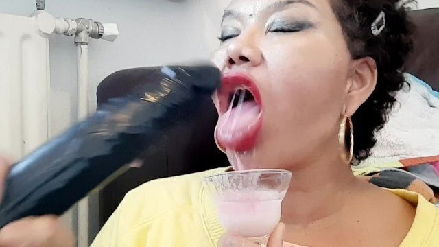 Deep Throat Slut Plays Bukkake With Real Thick