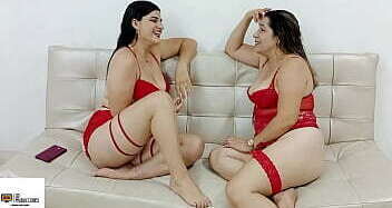 Chicas con culo grande tienen una experiencia l&eacute_sbica por primera vez HISTORIA COMPLETA