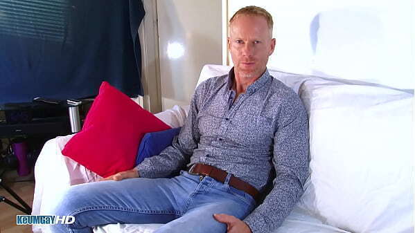 Handsome blond fitness sale agent gets sucked dick