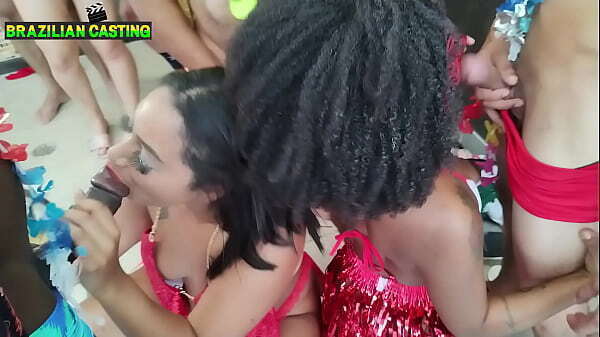 FAZENDO ORAL TODAS ROLAS CARNAVAL MUITA CHUPETA GOSTEI ...DAS GOZADAS.. CARA.