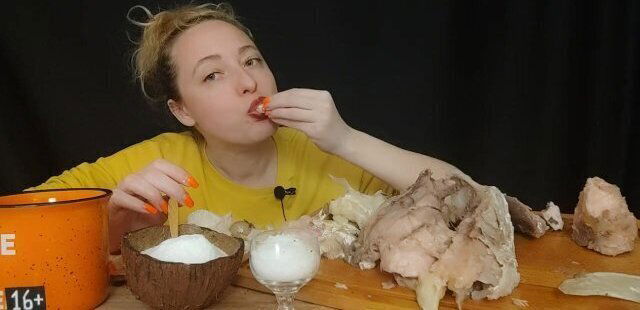 СОБЛАЗНЮ РАССЛАБЛЮ: голова сазана asmr mukbang
