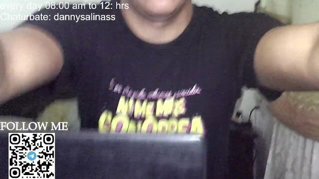 CHICOS CHECOS masturbación con la mano salpicando su cara !!!!