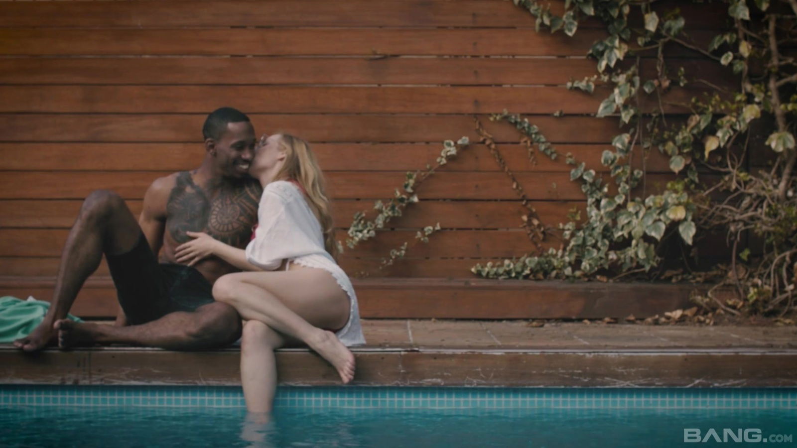 Portnoy with natural trimmed cunt gets fucked