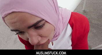 MuslimsFuck teen stepsister Naudi Nala needed 1000 dollars loan from hung stepbro