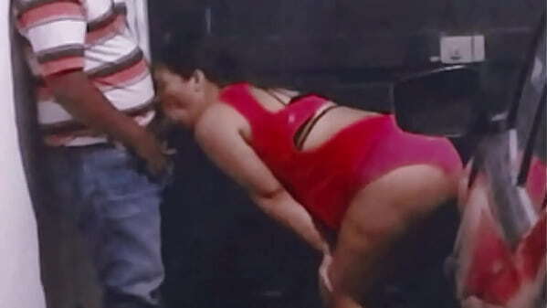 Delivery recorded with hidden camera: cuckold husband records giving blowjob lucky stranger, suck delivery man'_s garage (I'_m very bitch complacent amateur Hotwife)