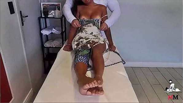 Tirei roupa minha paciente C&acirc_mera escondida Massagem t&acirc_ntrica VIDEO REAL