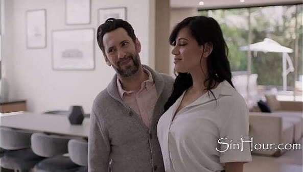 Realtor Fucks Married Client While Giving Tour Property