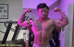 Lucky model gets worshipped and adored by the personal trainer! Vid906