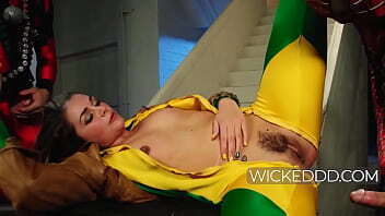 Deadpool, Spidey Take Turns Rogue