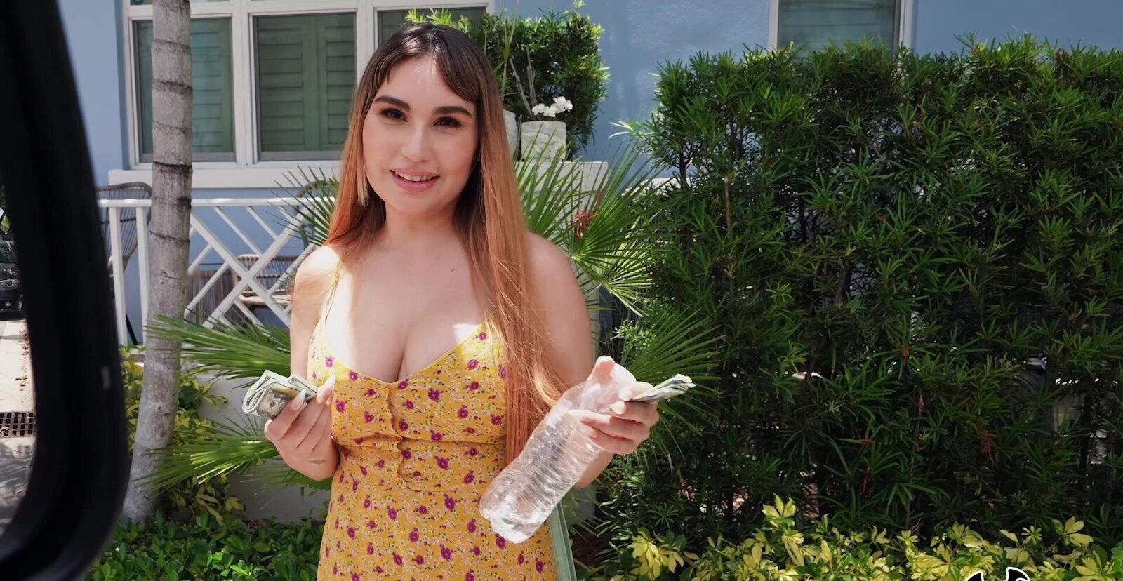 hungry amateur Bonnie spreads legs fucked hard