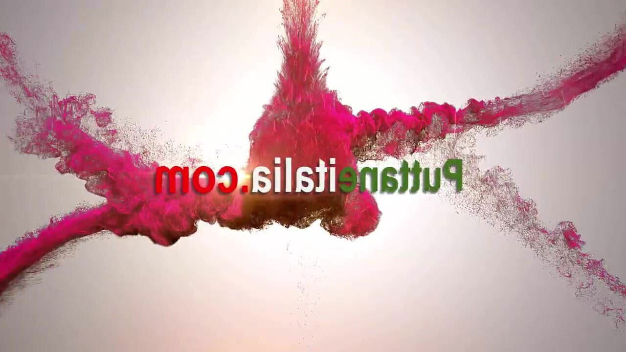 Bella troia masturba figa squirta webcam Part