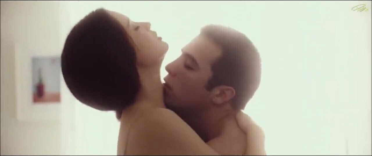 Maria Pedraza Naked scene