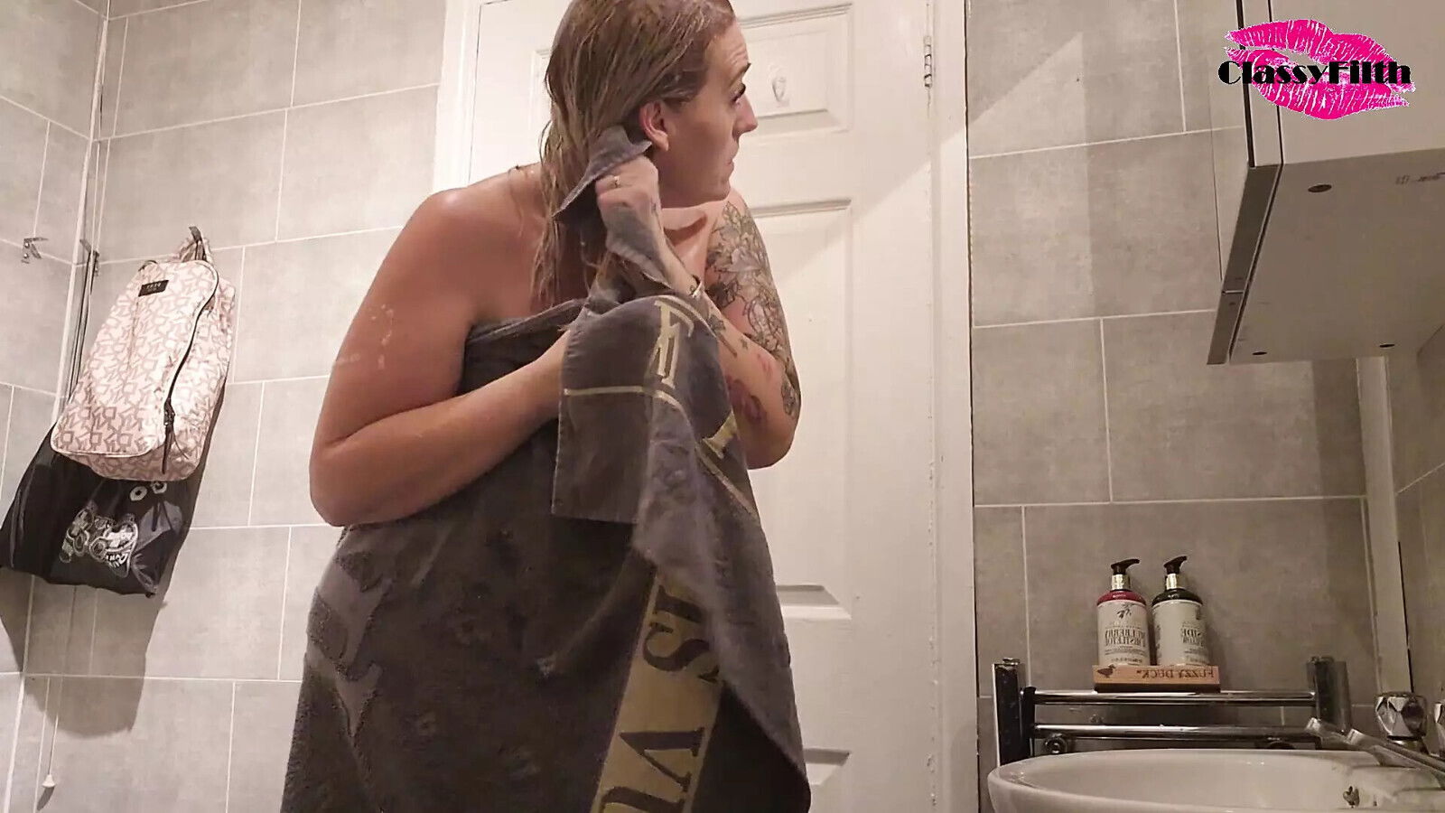 film's Herself getting bath getting ready