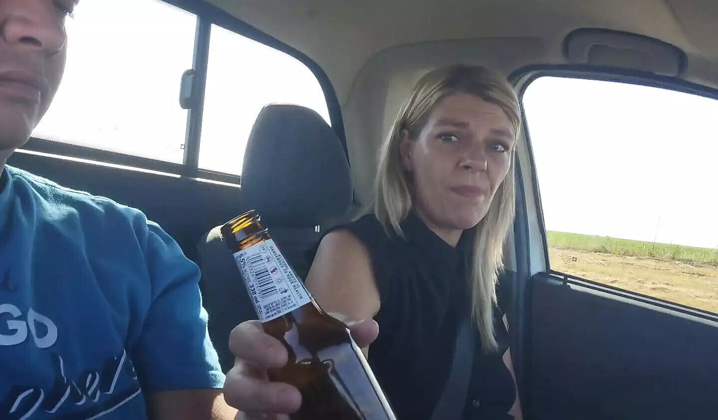 Sweet tinder date first blowjob while driving