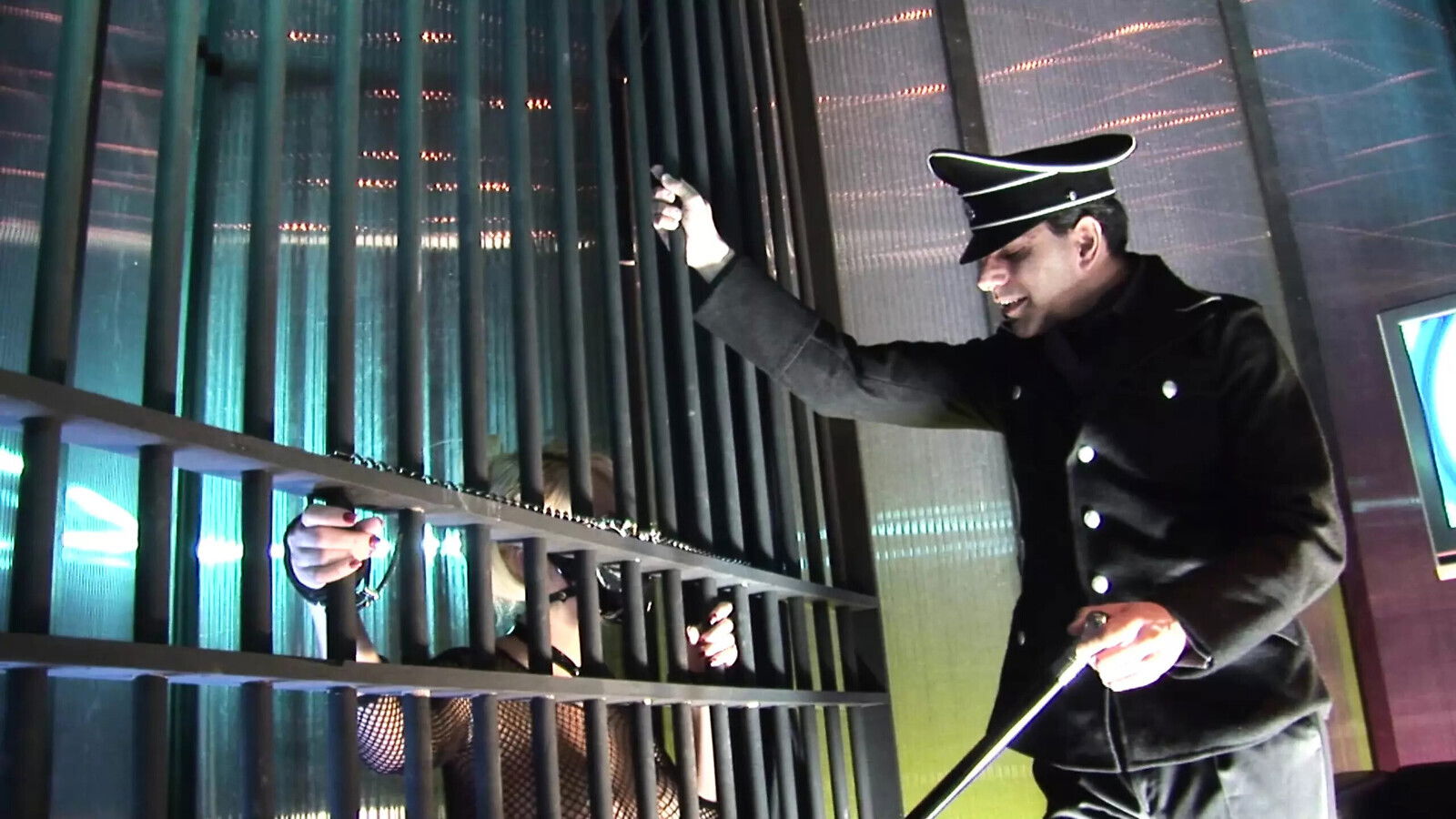 Carly Parker Cage Suck Take Deep