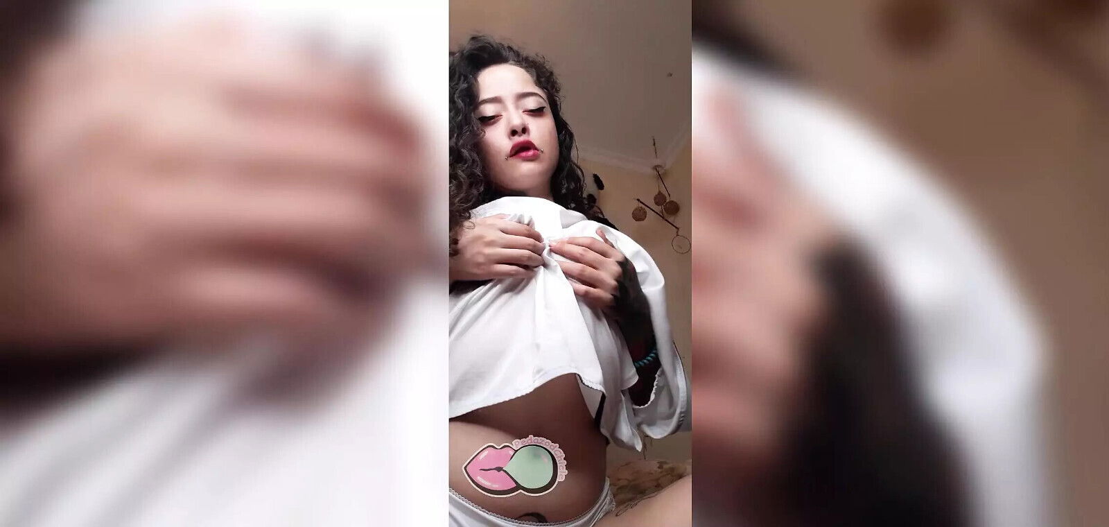 Pedazodchicle takes white pantyhose