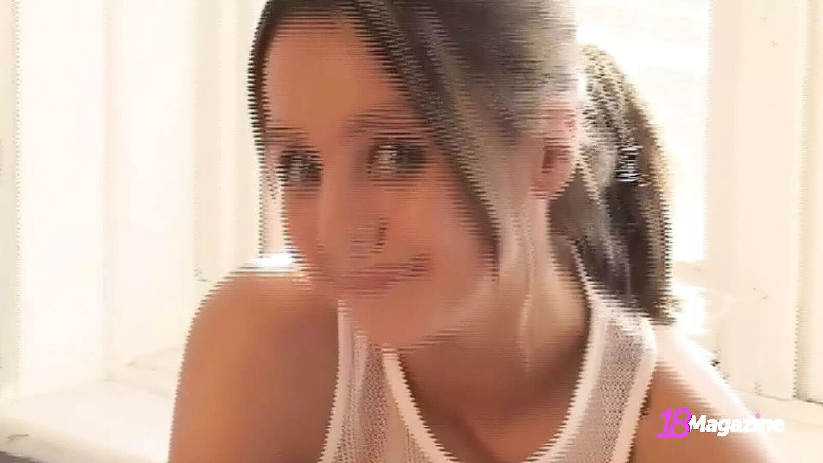 Young Cutie Andi Pink Gives Taste Slit