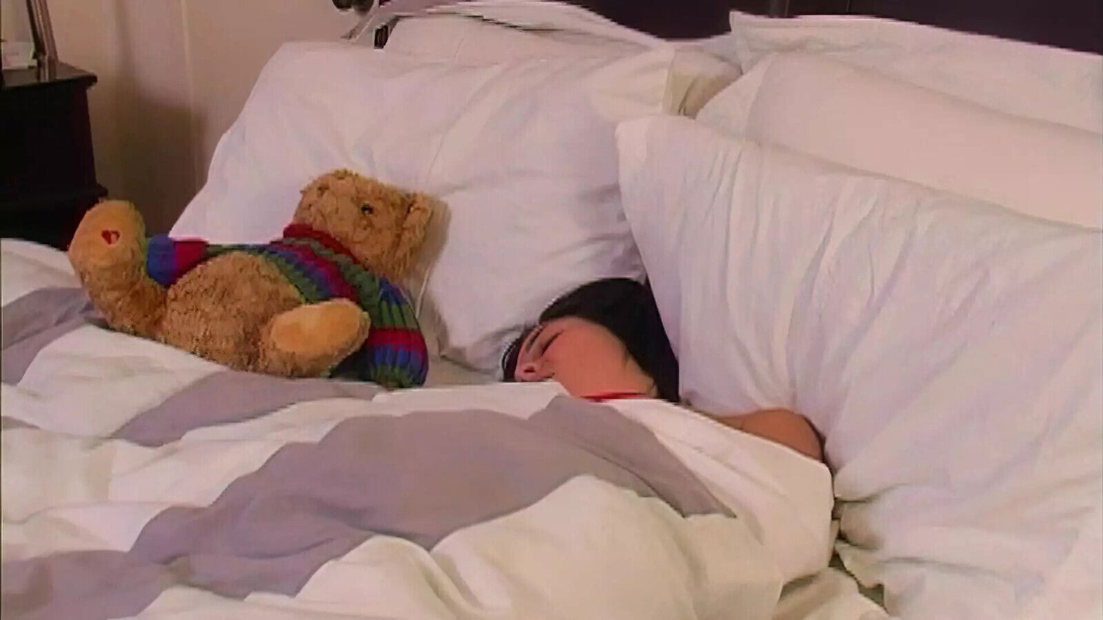 Brunette Ashley Blue Blows Swallows