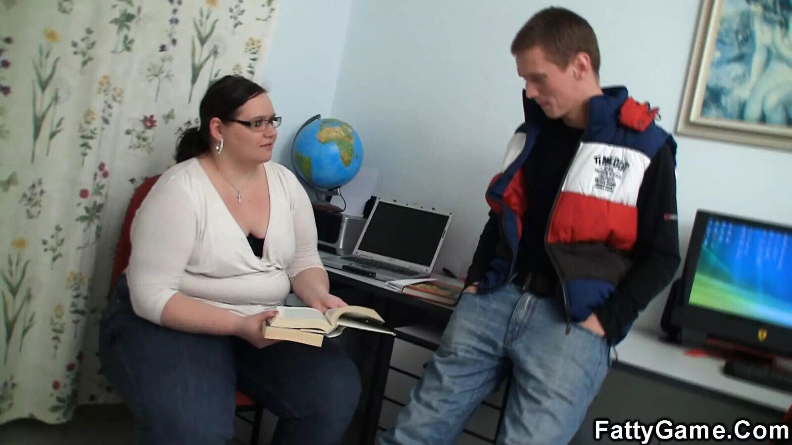 Big-cocked stud fingering doggy-fucks pussy