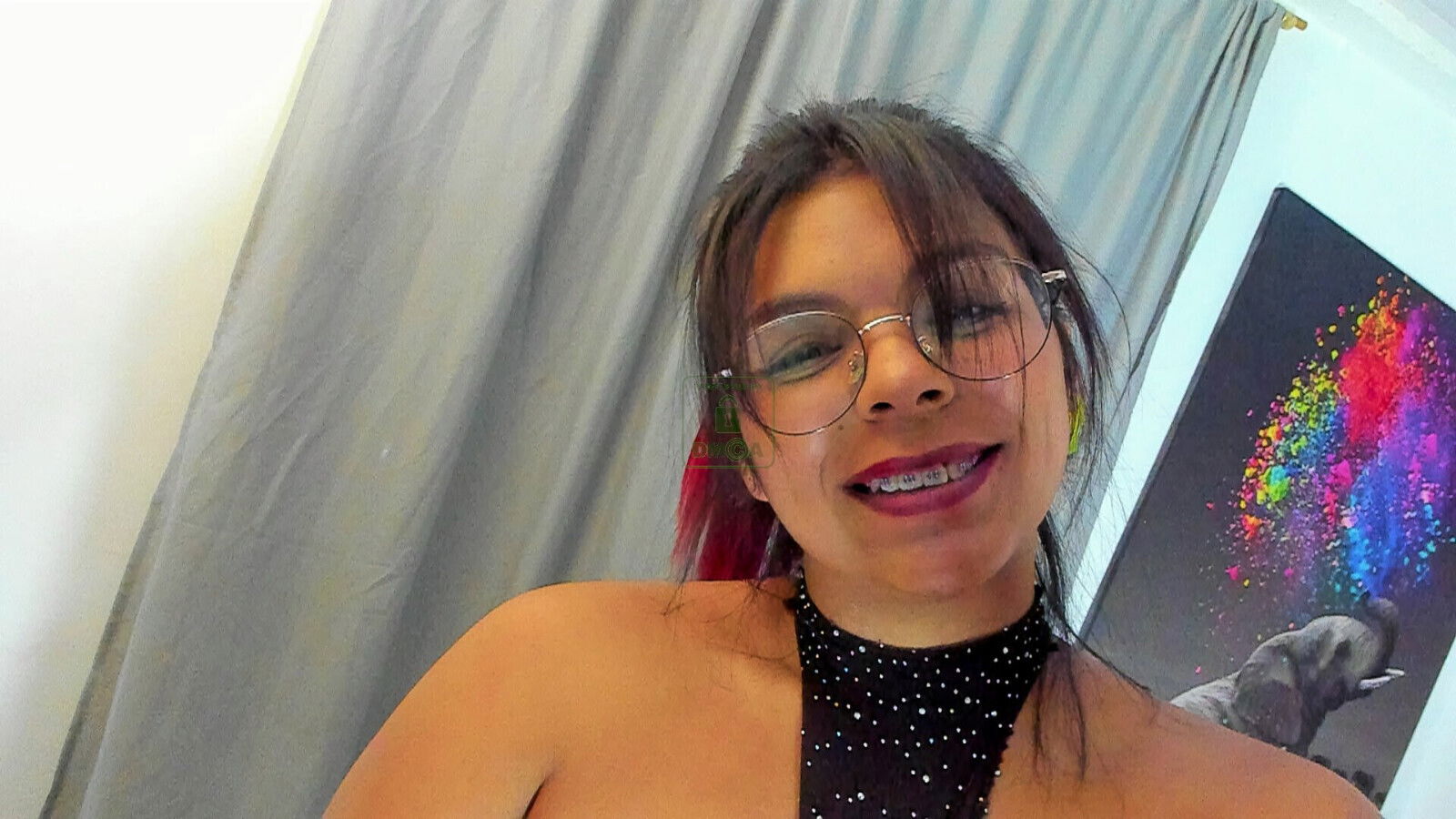 beautiful Colombian woman show amazing body