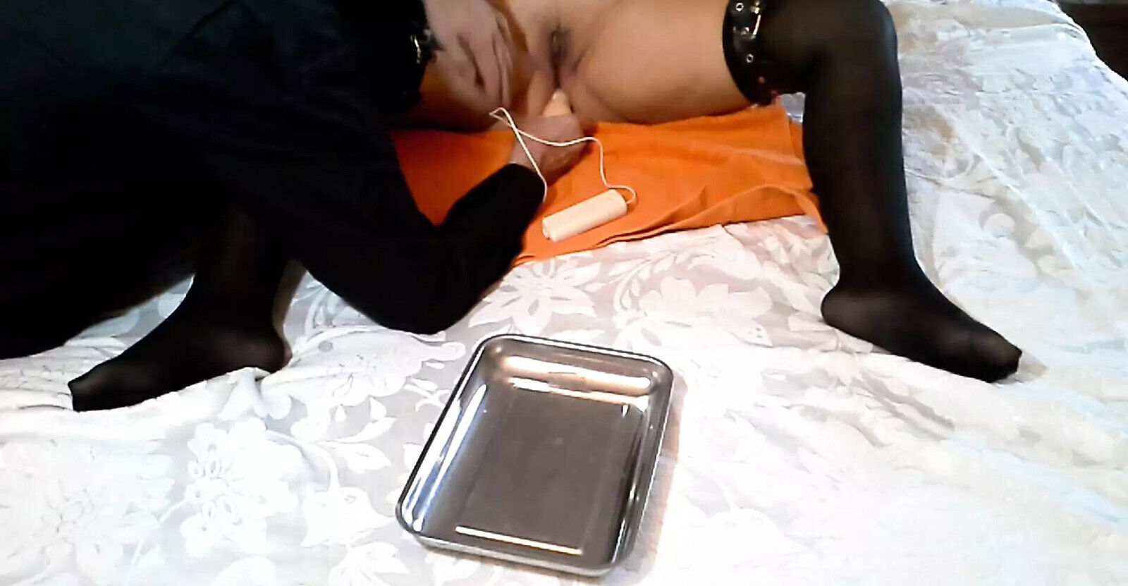 Electric shock clitoris wedge