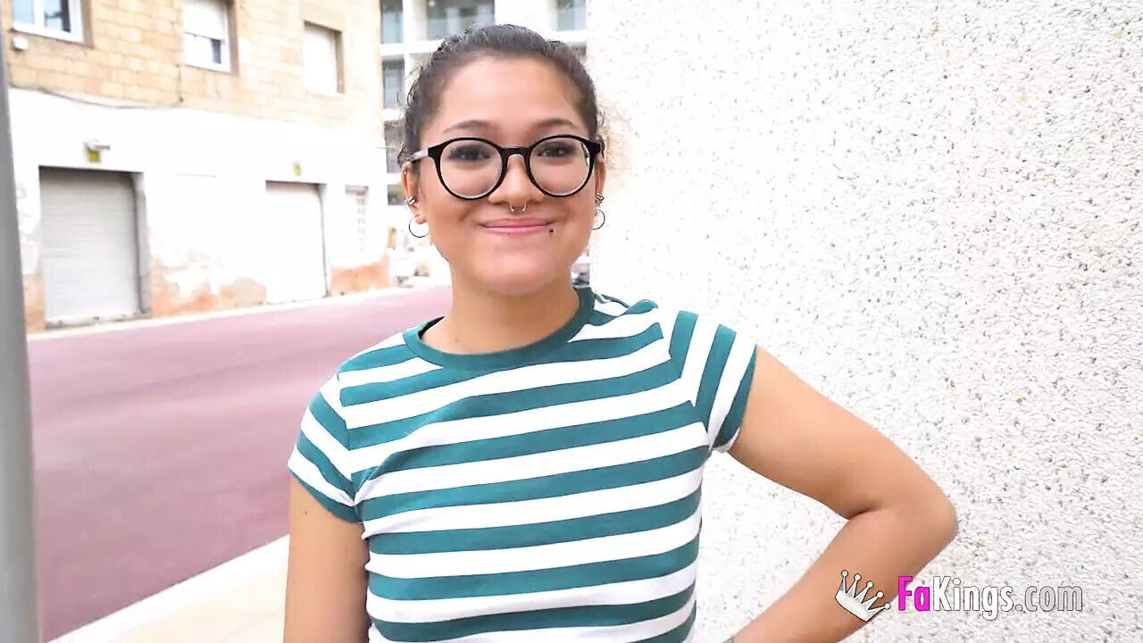 TWERKING LESSON from crazy extremely horny Beth Choy