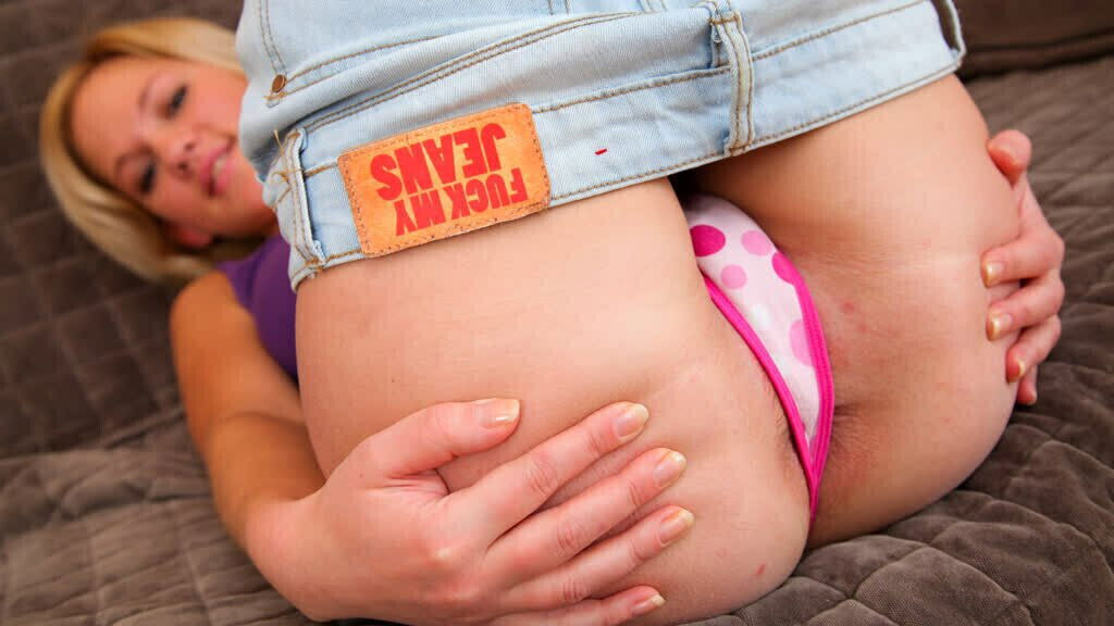 Horny Blonde College Hottie Tight Jeans Spreading Cheeks!