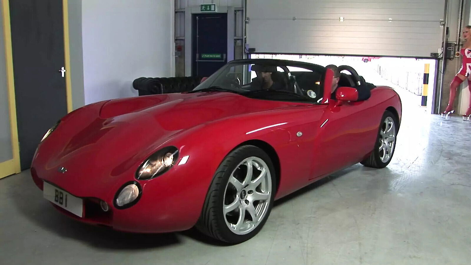 BITCH GETS PUSSY DRILLED MONSTER CUMSHOT