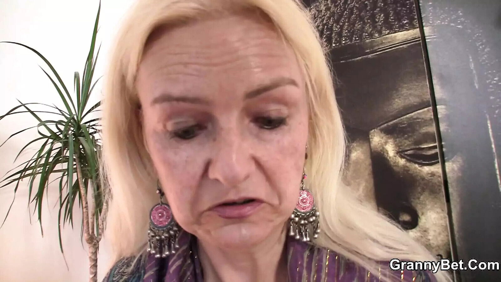 Skinny hairy-pussy blonde grandma rides