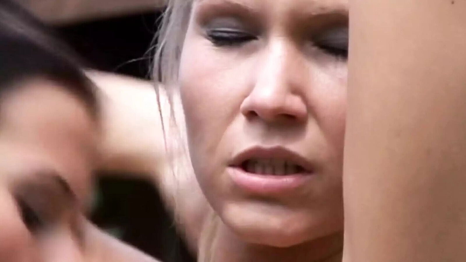 German babes please each other's pussies