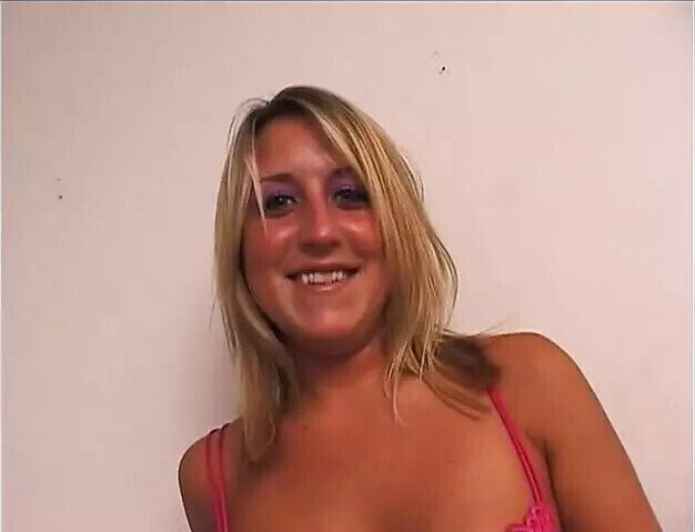 Perky-titty slut strips then sucks takes huge boyfriend's room