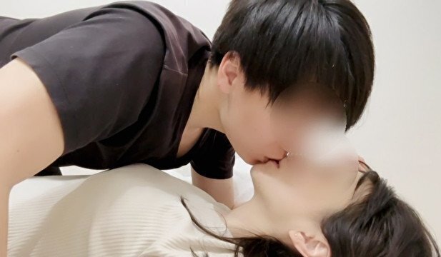 【個人撮影】夢の中にいる美しいお姫様の唇を奪ってみた♡濃厚ディープキスから沢山のキスマがついたおっぱいがエロい♡／Japanese amateur hentai ／ハメ撮り／素人カップル／日本人／色白