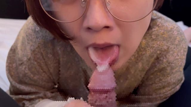 【個人撮影】エロチ〇ポから溢れるくらいの精子を女子大生の彼女はごっくんで飲み干しちゃう♡ gokkun mouth