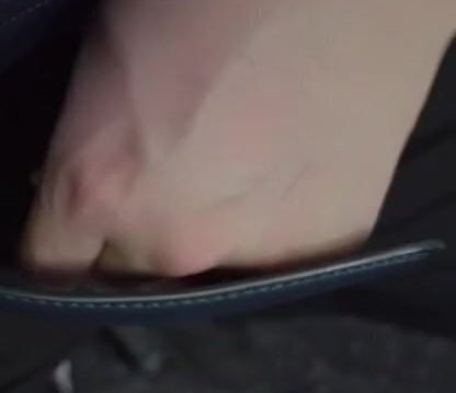 我慢できず休憩時間に弄ってしまう26歳