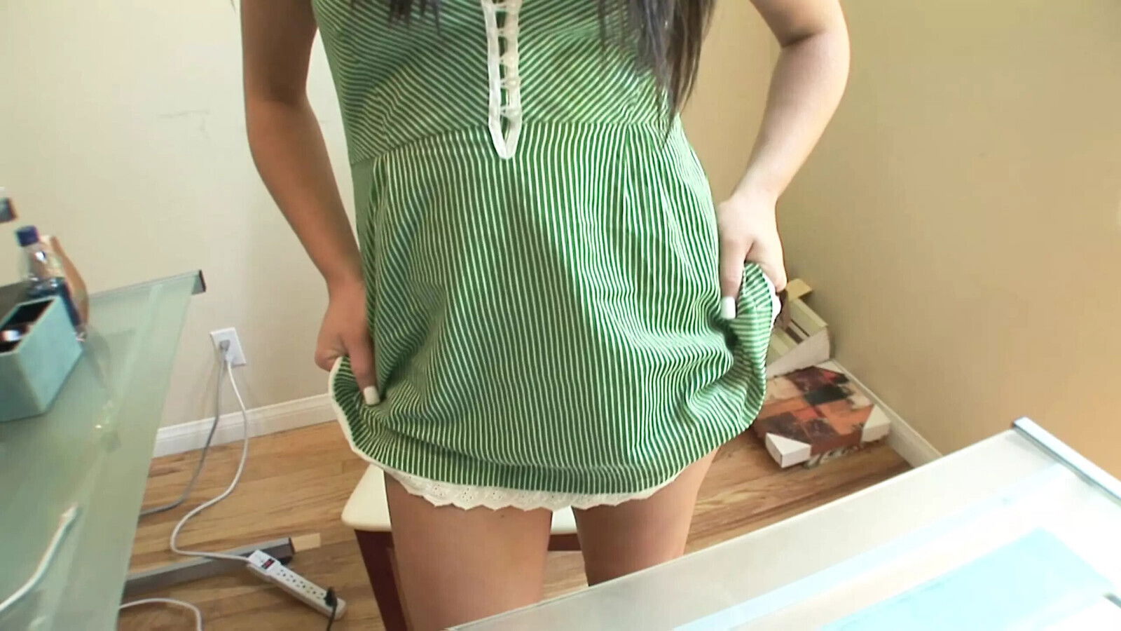 Paulina James Opens Holes Accept Cocks