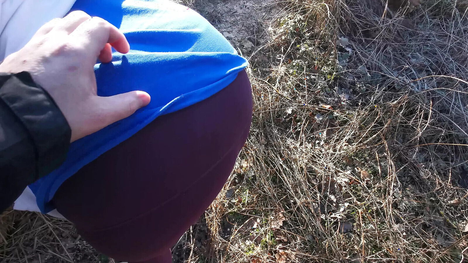 spanling while morning hike