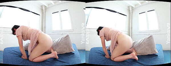 Short Haired Yanks Rose Masturbating